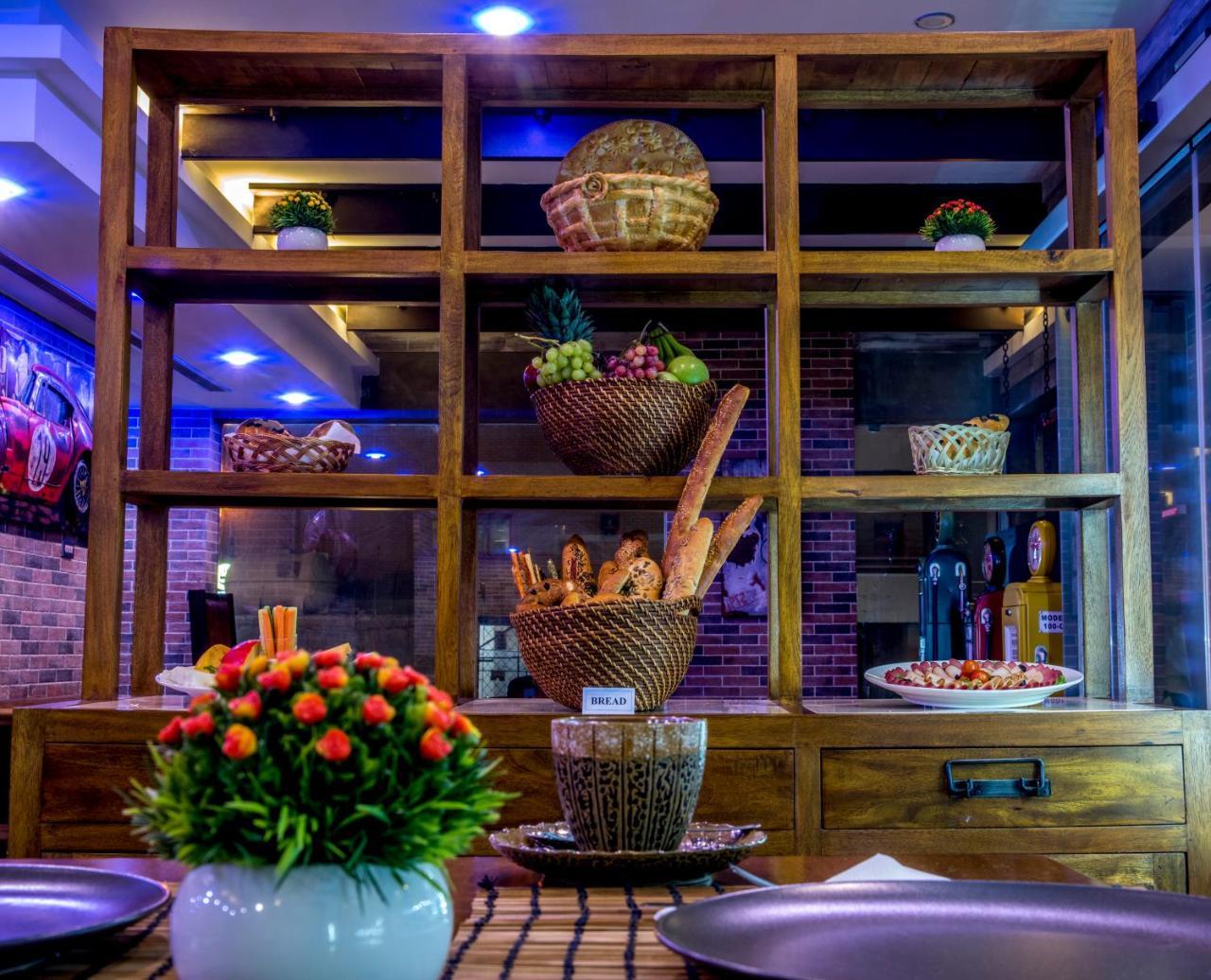 Flowery Holiday Suites Кувейт Екстериор снимка