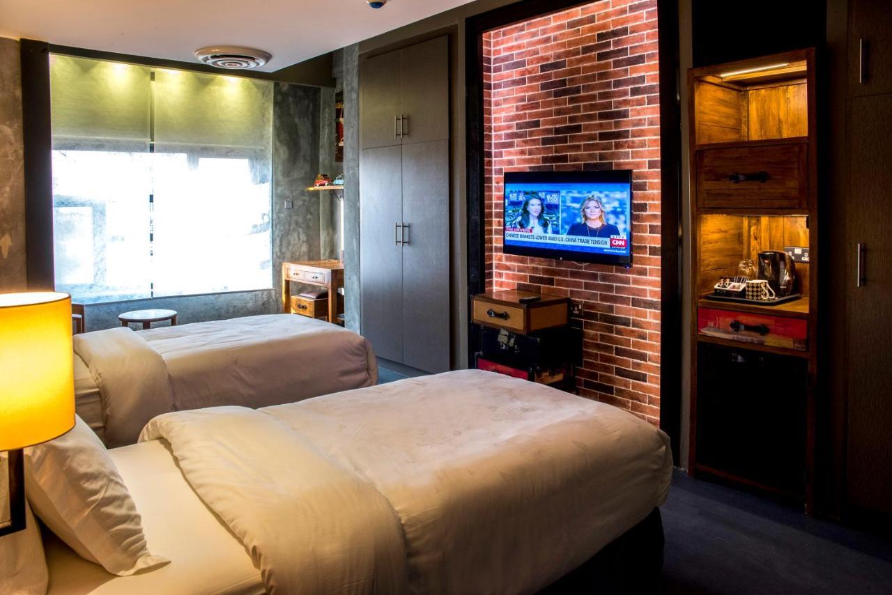 Flowery Holiday Suites Кувейт Екстериор снимка